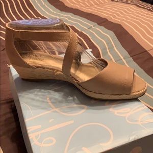 Ladies wedge shoes by Life Stride